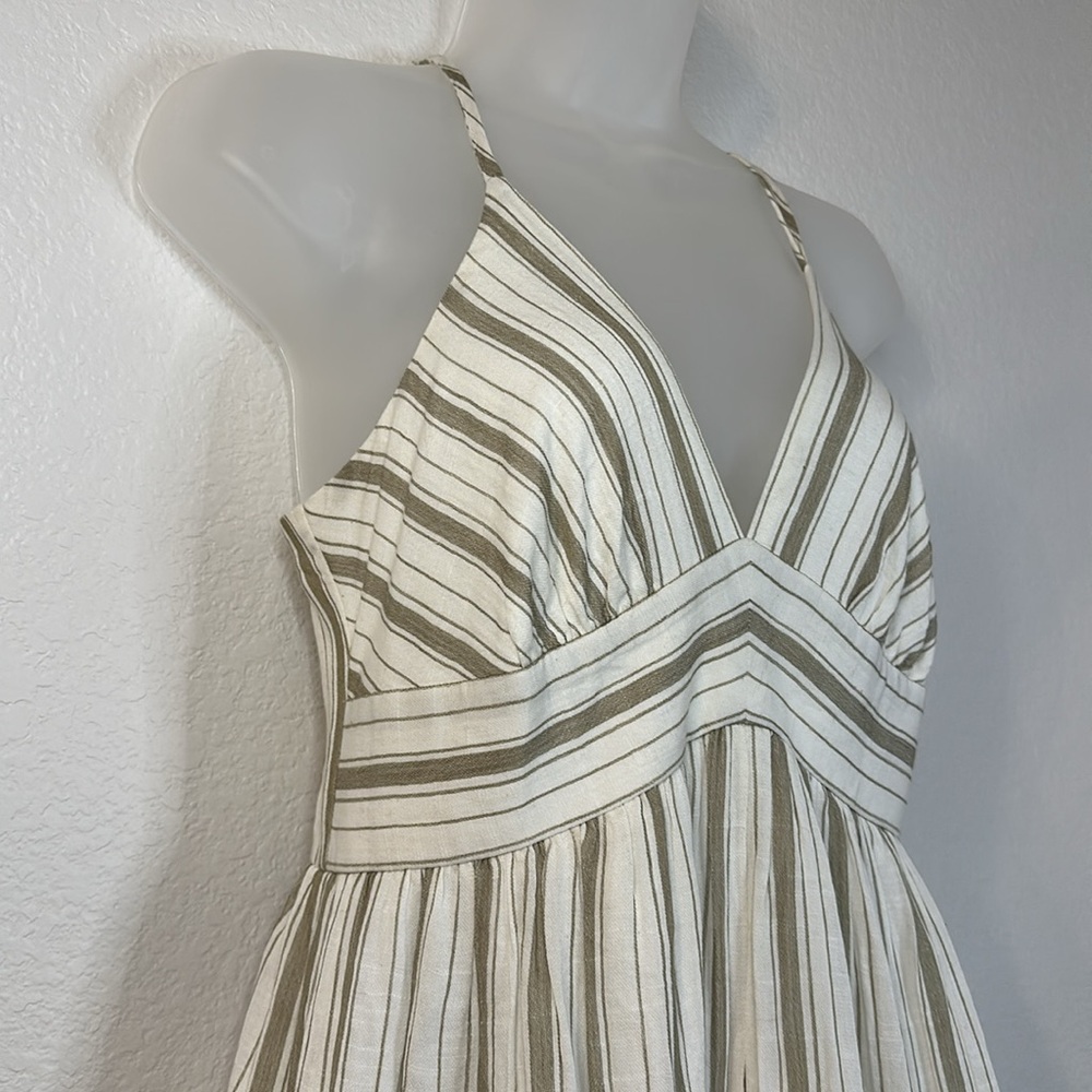 American Eagle Sage Green & Cream Plunge Wide-Leg Jumpsuit Size Medium NWOT - Picture 6 of 12